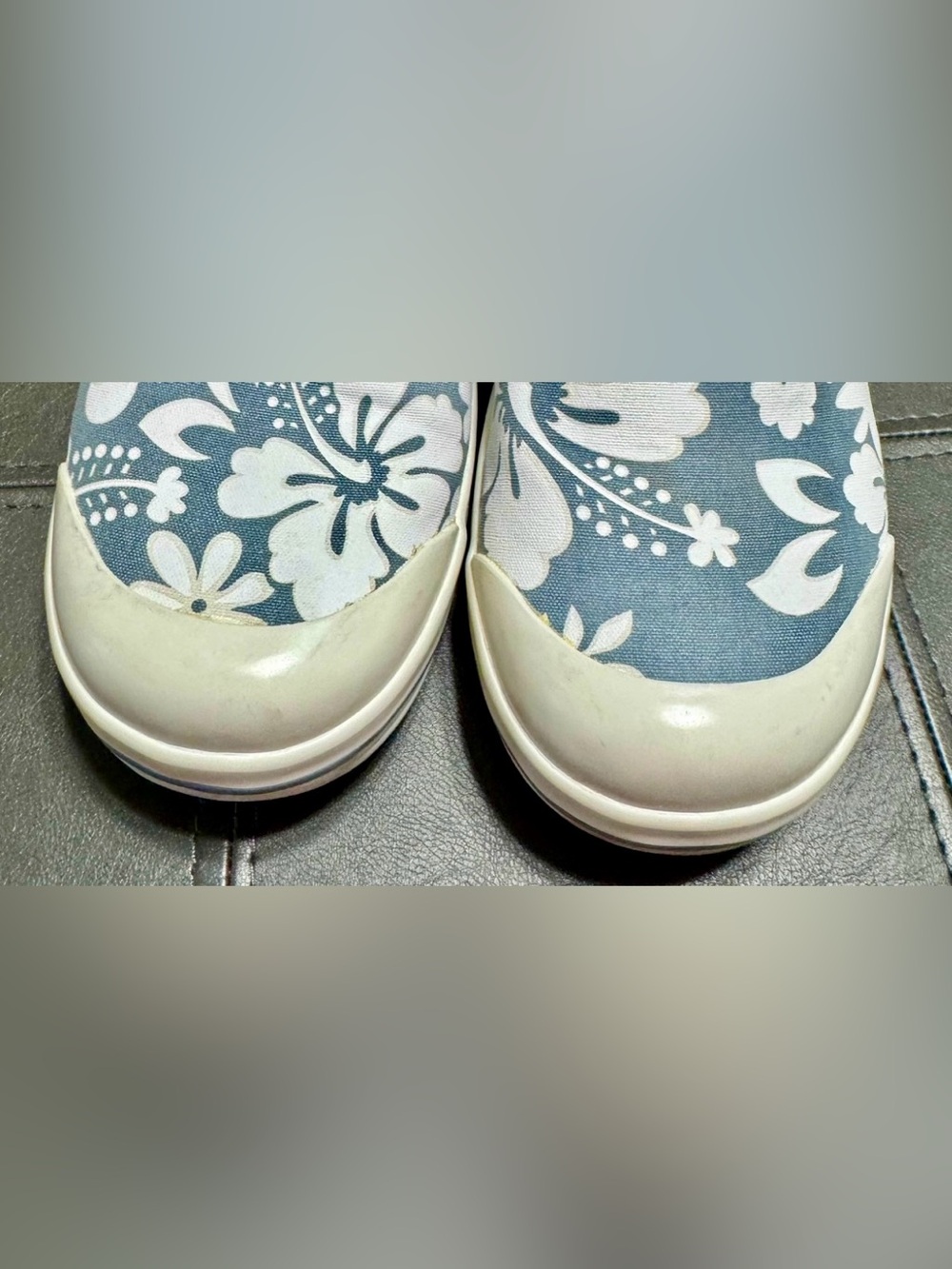 Dansko Light Blue/White Vegan Canvas Hibiscus Print Clog Size 41 - Picture 13 of 16